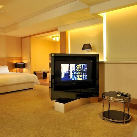 Asia Emperor Hotel Tainan Extérieur photo