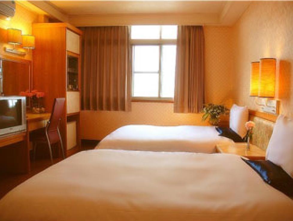 Asia Emperor Hotel Tainan Extérieur photo