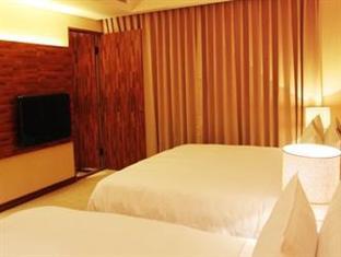 Asia Emperor Hotel Tainan Extérieur photo
